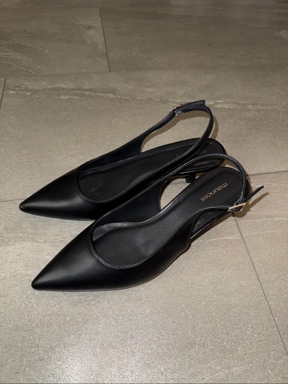 Sling back kitten heel